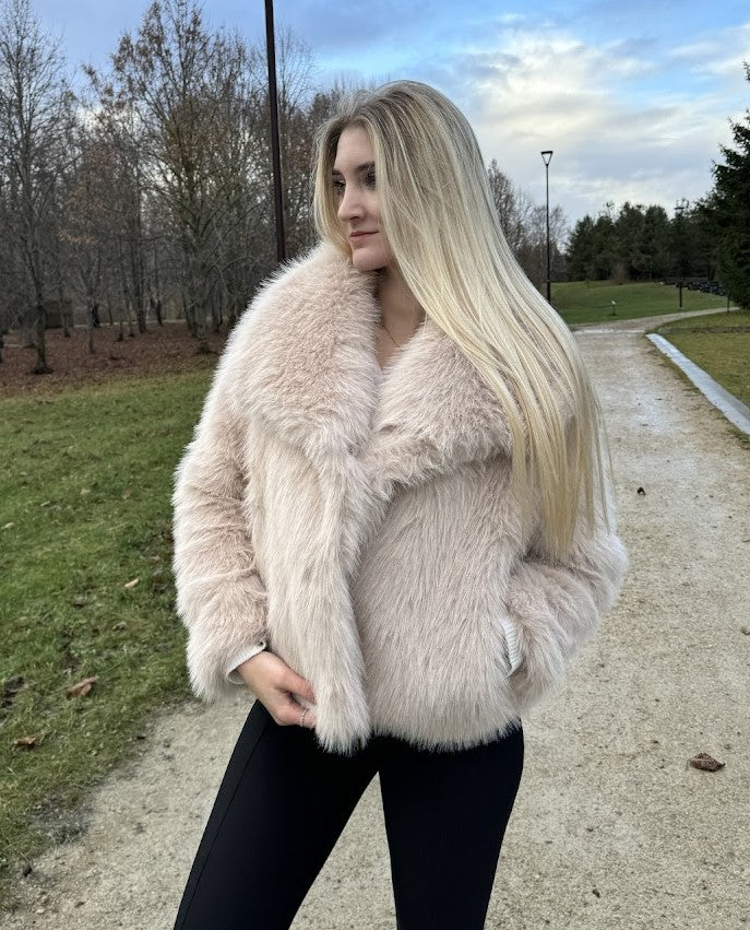 CREAM | 2025 kurze Pelzmäntel